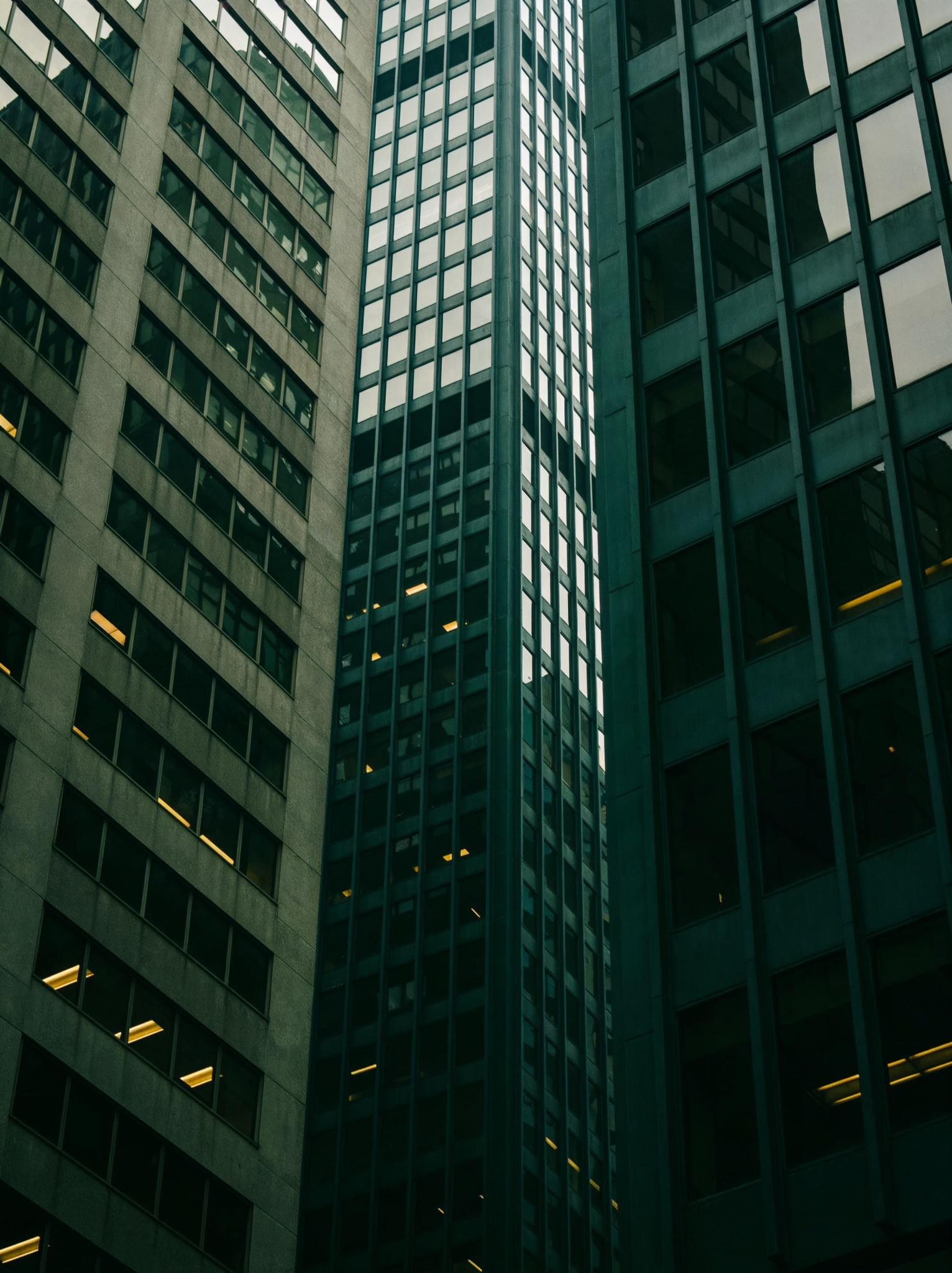 Reltic VDC Practice: US high-rise office towers seen looking up between facades